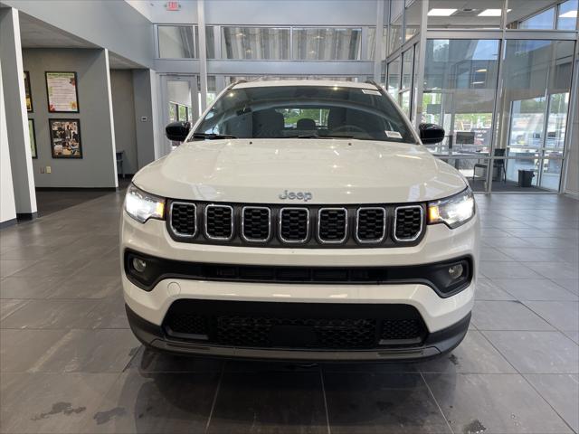 2025 Jeep Compass COMPASS LATITUDE 4X4