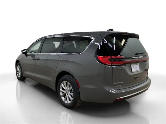 2025 Chrysler Pacifica PACIFICA SELECT AWD