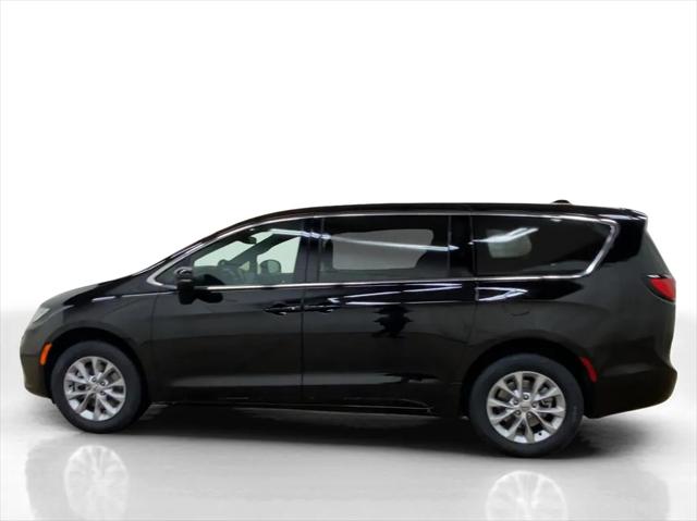 2025 Chrysler Pacifica PACIFICA SELECT AWD