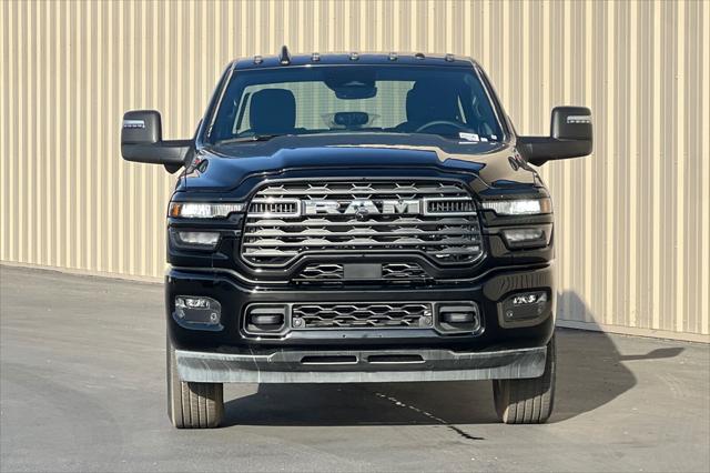 2025 RAM Ram 3500 RAM 3500 BIG HORN CREW CAB 4X4 8 BOX