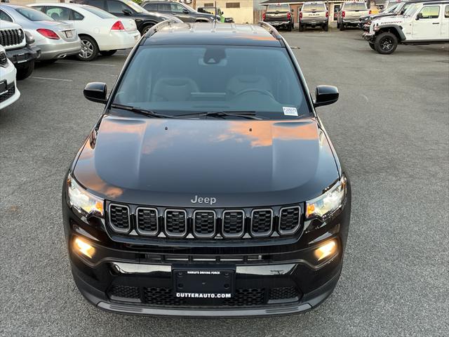 2025 Jeep Compass COMPASS LATITUDE 4X4