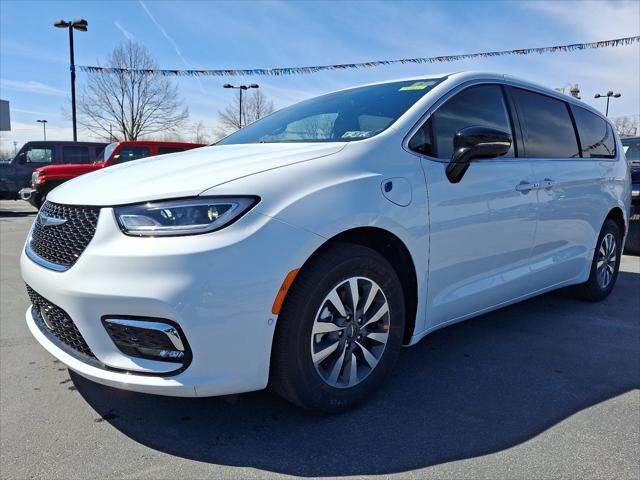 2025 Chrysler Pacifica Hybrid PACIFICA PLUG-IN HYBRID SELECT
