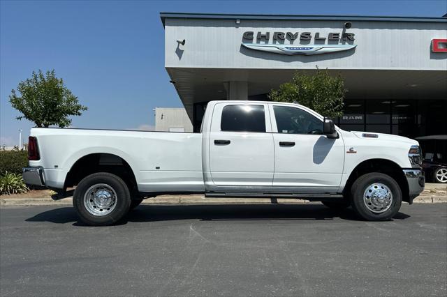2025 RAM Ram 3500 RAM 3500 TRADESMAN CREW CAB 4X4 8 BOX