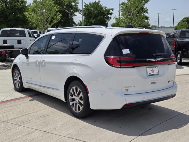 2025 Chrysler Pacifica Hybrid PACIFICA PLUG-IN HYBRID PINNACLE