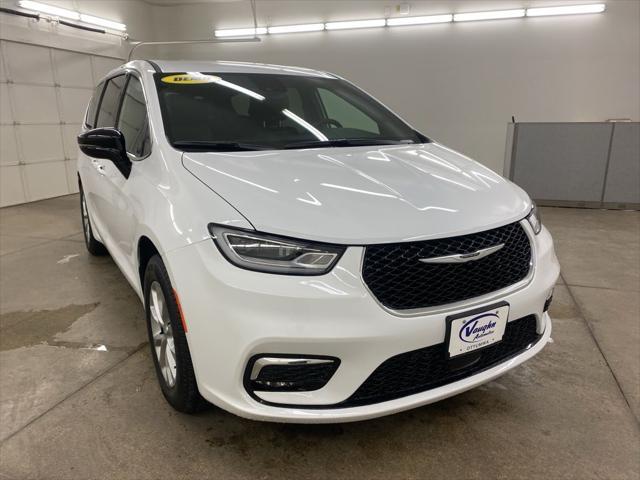 2025 Chrysler Pacifica PACIFICA SELECT AWD