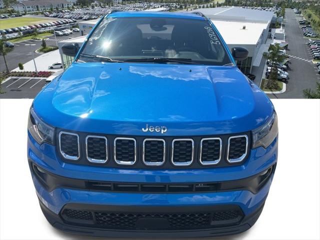 2025 Jeep Compass COMPASS LATITUDE 4X4