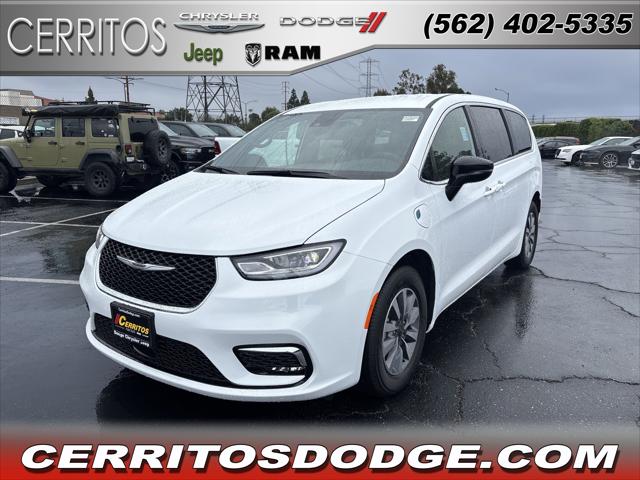2025 Chrysler Pacifica Hybrid PACIFICA PLUG-IN HYBRID SELECT