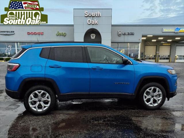 2025 Jeep Compass COMPASS LATITUDE 4X4