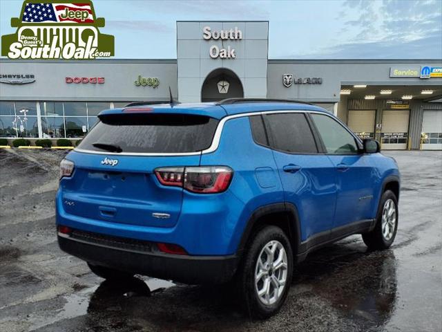 2025 Jeep Compass COMPASS LATITUDE 4X4