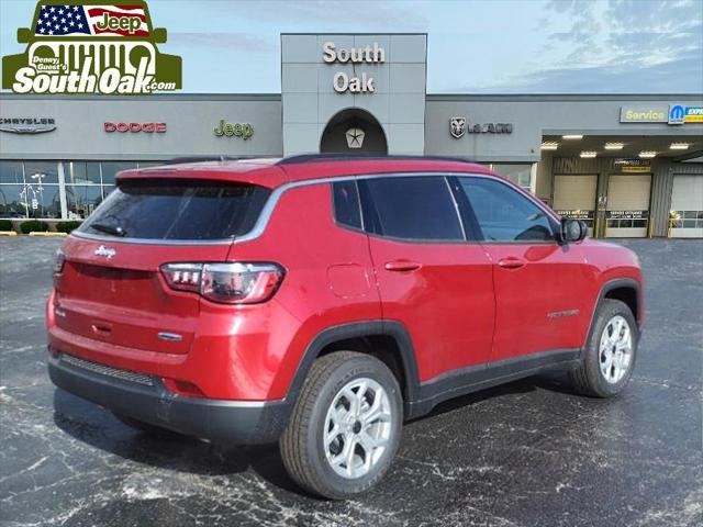 2025 Jeep Compass COMPASS LATITUDE 4X4
