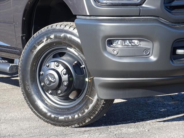 2025 RAM Ram 3500 RAM 3500 TRADESMAN CREW CAB 4X4 8 BOX