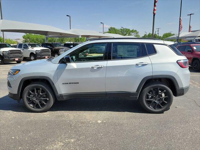 2025 Jeep Compass COMPASS LATITUDE 4X4