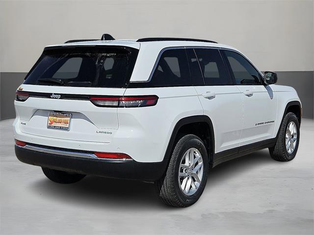2025 Jeep Grand Cherokee GRAND CHEROKEE LAREDO X 4X4