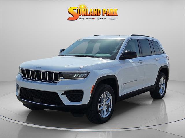 2025 Jeep Grand Cherokee GRAND CHEROKEE LAREDO X 4X4