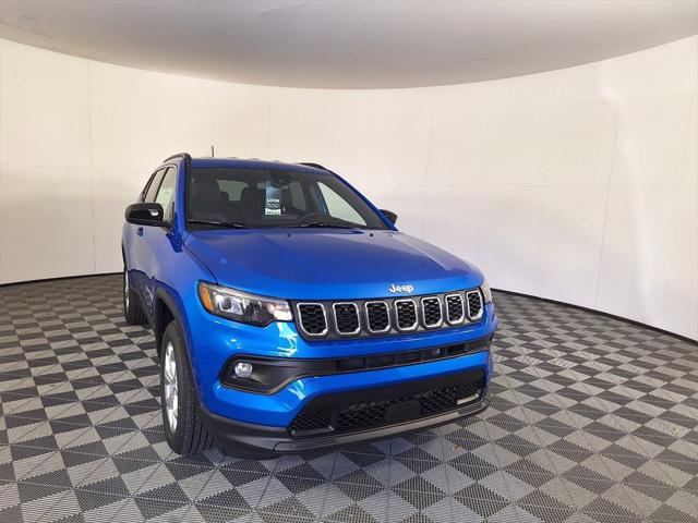 2025 Jeep Compass COMPASS LATITUDE 4X4