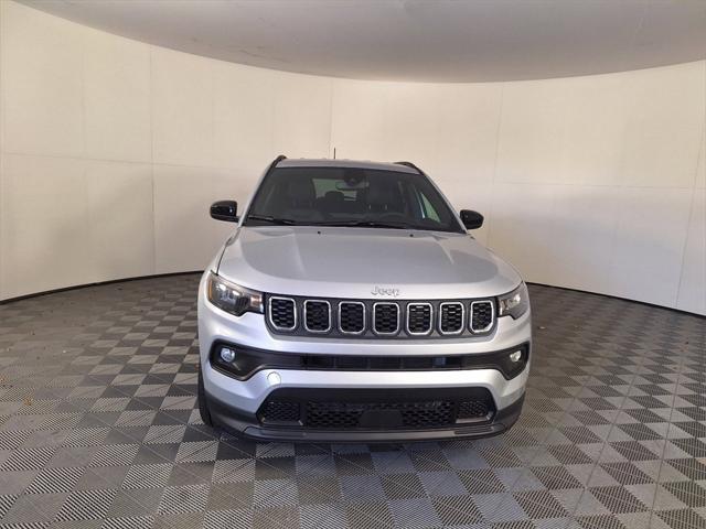 2025 Jeep Compass COMPASS LATITUDE 4X4