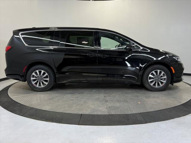 2025 Chrysler Pacifica Hybrid PACIFICA PLUG-IN HYBRID SELECT