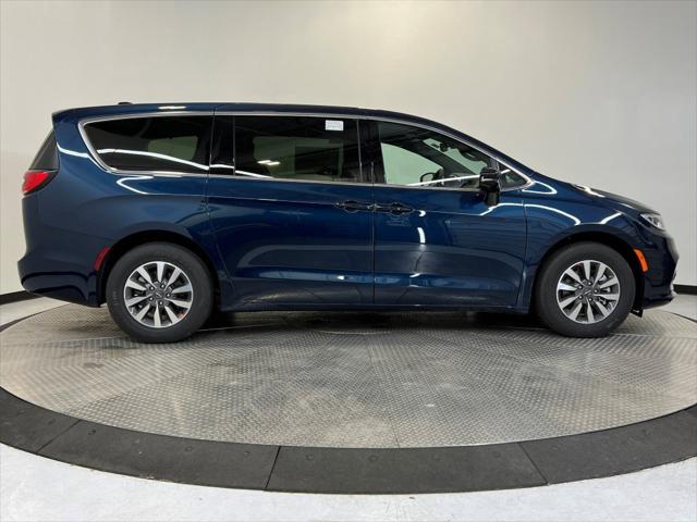 2025 Chrysler Pacifica Hybrid PACIFICA PLUG-IN HYBRID SELECT