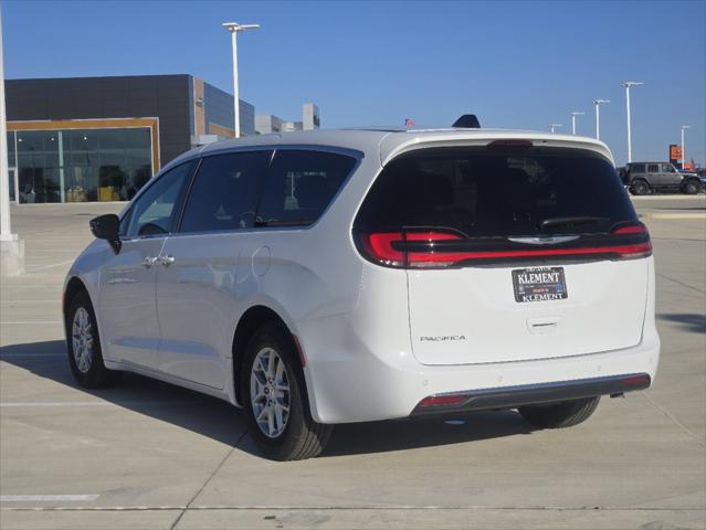 2025 Chrysler Pacifica PACIFICA SELECT