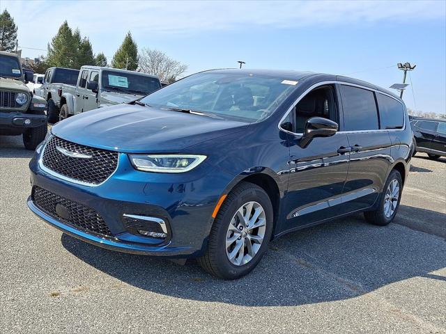 2025 Chrysler Pacifica PACIFICA SELECT AWD