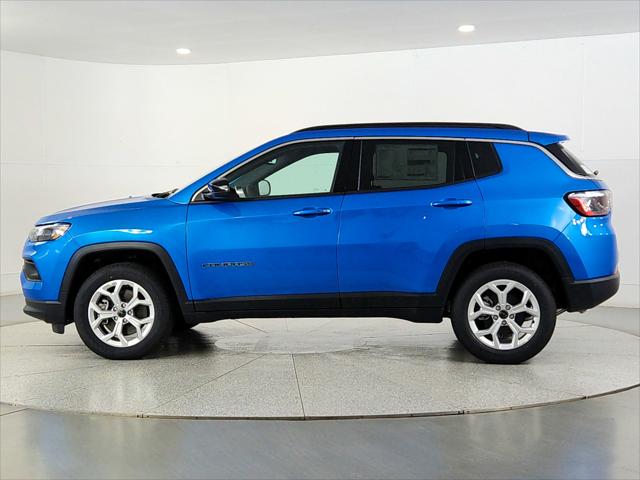 2025 Jeep Compass COMPASS LATITUDE 4X4