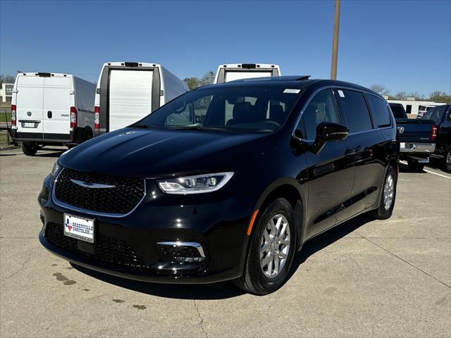 2025 Chrysler Pacifica PACIFICA SELECT