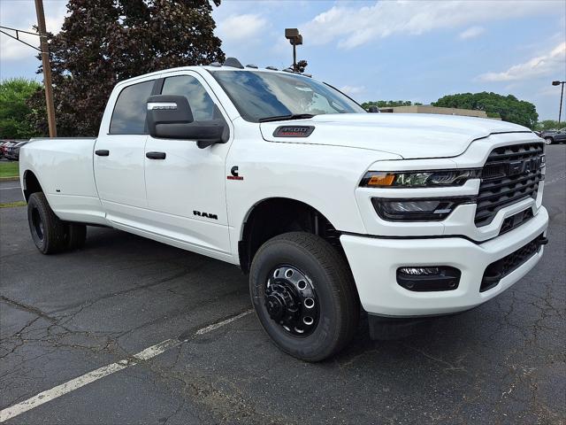 2025 RAM Ram 3500 RAM 3500 BIG HORN CREW CAB 4X4 8 BOX
