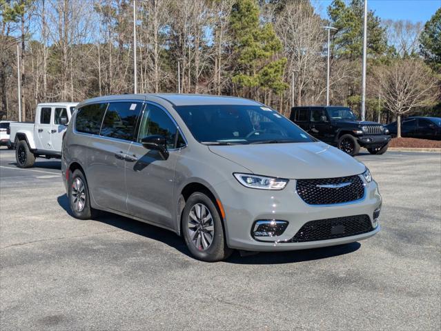 2025 Chrysler Pacifica Hybrid PACIFICA PLUG-IN HYBRID SELECT