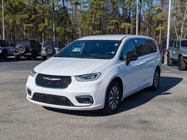 2025 Chrysler Pacifica Hybrid PACIFICA PLUG-IN HYBRID SELECT