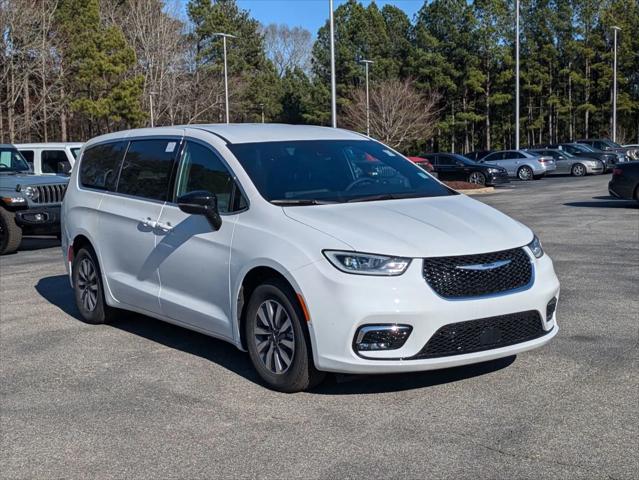 2025 Chrysler Pacifica Hybrid PACIFICA PLUG-IN HYBRID SELECT