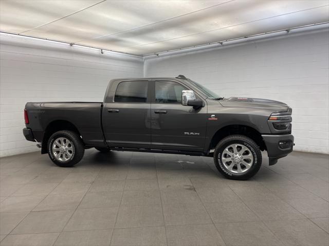 2025 RAM Ram 3500 RAM 3500 LARAMIE CREW CAB 4X4 64 BOX