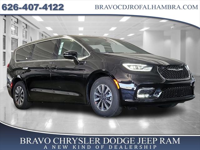 2025 Chrysler Pacifica Hybrid PACIFICA PLUG-IN HYBRID SELECT