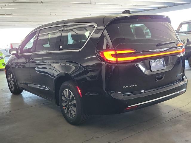 2025 Chrysler Pacifica Hybrid PACIFICA PLUG-IN HYBRID SELECT