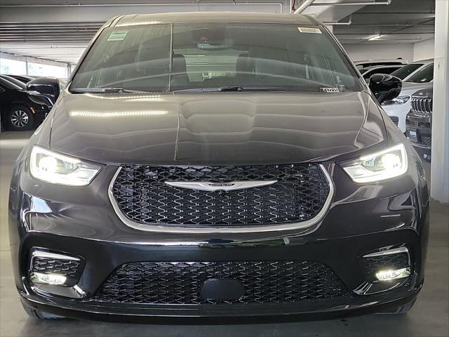 2025 Chrysler Pacifica Hybrid PACIFICA PLUG-IN HYBRID SELECT