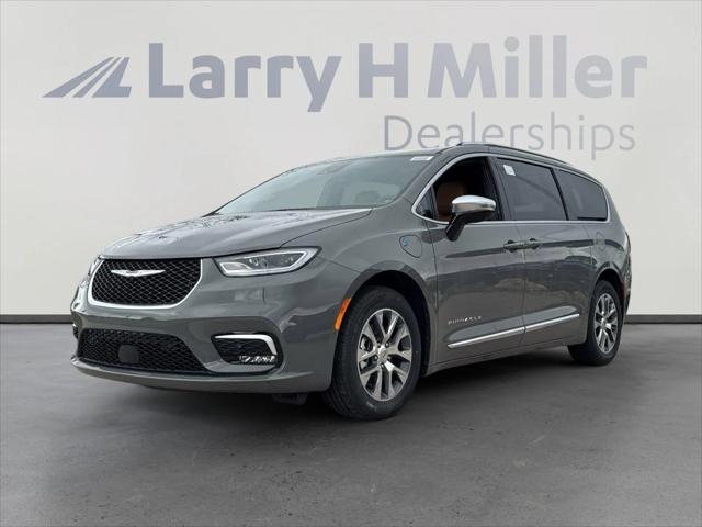 2025 Chrysler Pacifica Hybrid PACIFICA PLUG-IN HYBRID PINNACLE