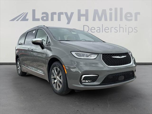 2025 Chrysler Pacifica Hybrid PACIFICA PLUG-IN HYBRID PINNACLE