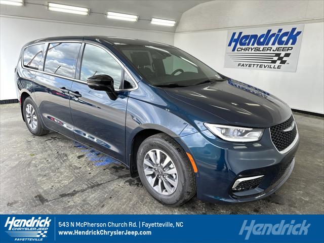 2025 Chrysler Pacifica Hybrid PACIFICA PLUG-IN HYBRID SELECT