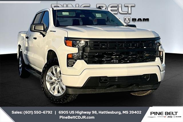 2022 Chevrolet Silverado 1500 4WD Crew Cab Short Bed Custom