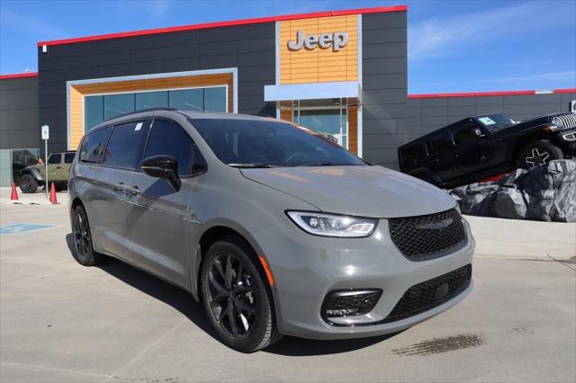 2025 Chrysler Pacifica PACIFICA LIMITED