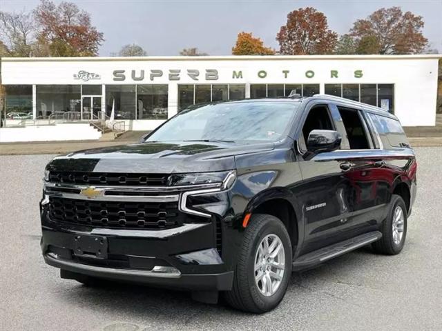 2023 Chevrolet Suburban 4WD LS