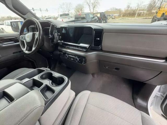 2022 Chevrolet Silverado 1500 4WD Double Cab Standard Bed LT