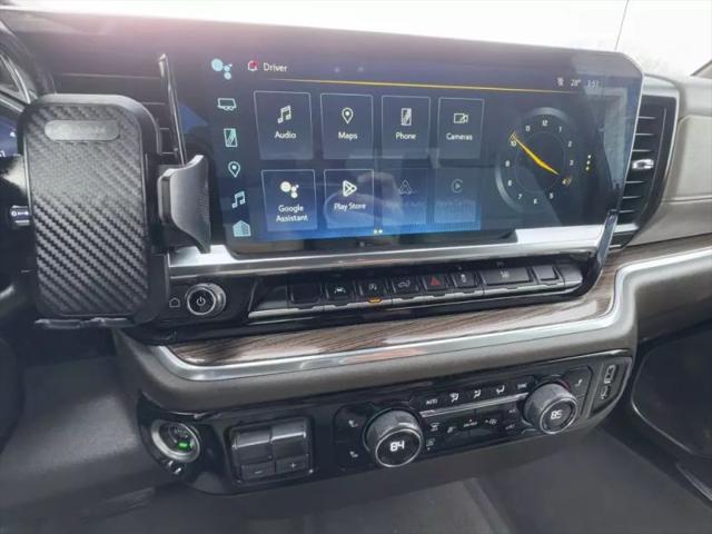 2022 Chevrolet Silverado 1500 4WD Double Cab Standard Bed LT