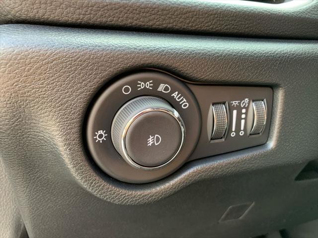 2025 Chrysler Pacifica PACIFICA SELECT