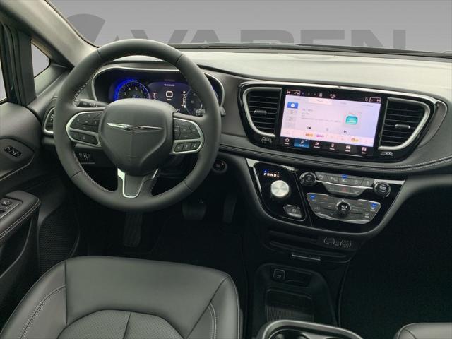 2025 Chrysler Pacifica PACIFICA SELECT