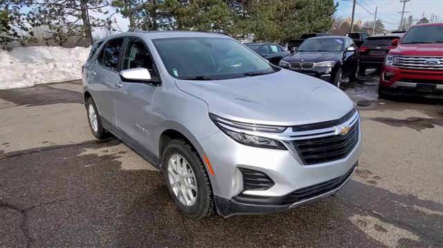 Used 2022 Chevrolet Equinox LT with VIN 2GNAXUEV0N6121905 for sale in Waterford, MI