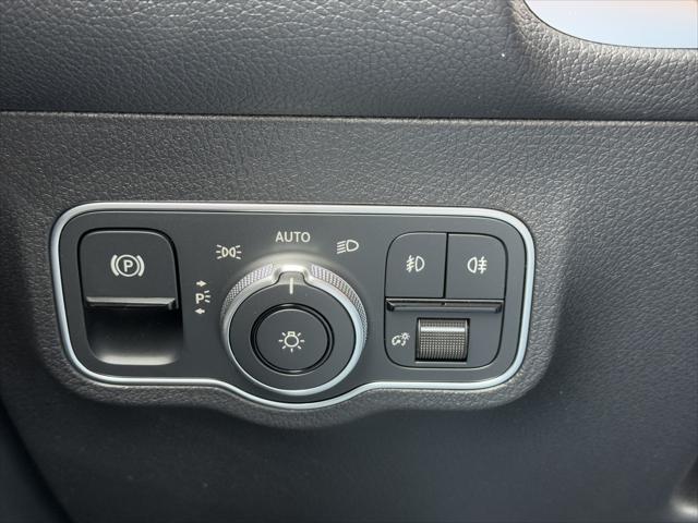 2025 Mercedes-Benz GLB GLB 250