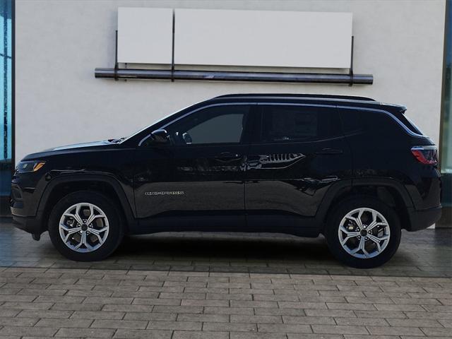 2025 Jeep Compass COMPASS LATITUDE 4X4