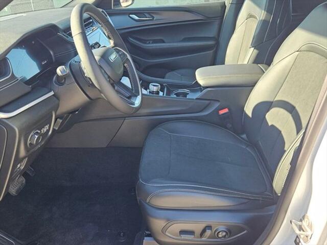 2025 Jeep Grand Cherokee GRAND CHEROKEE L ALTITUDE 4X2