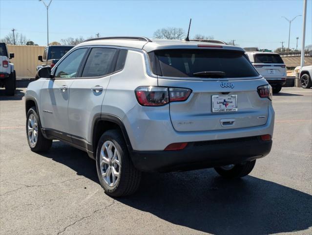 2025 Jeep Compass COMPASS LATITUDE 4X4