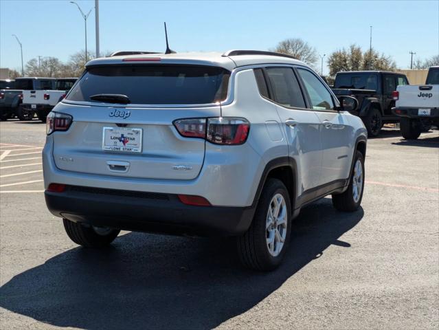 2025 Jeep Compass COMPASS LATITUDE 4X4